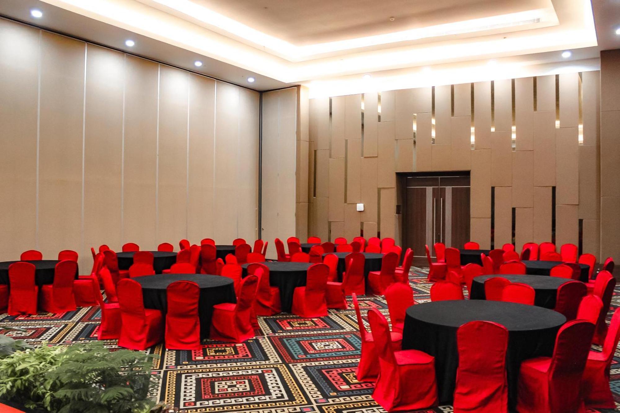 Aston Kupang Hotel & Convention Center Kupang (East Nusa Tenggara) Exterior foto
